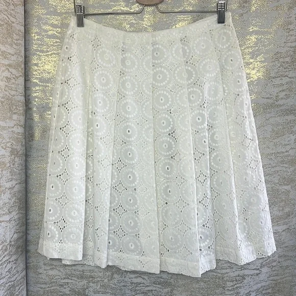 Banana Republic White Cotton Eyelet Lace Skirt Size 4 - Picture 3 of 13